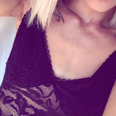 zvetseni-prsou-implantaty-5-pred